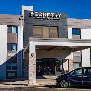 Country Inn & Suites, Pierre